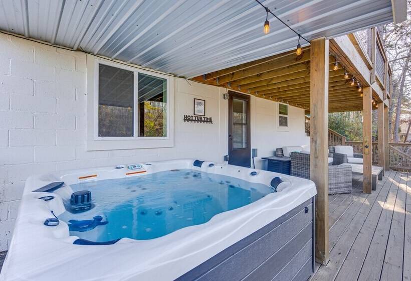 Waterfront Vacation Home On Logan Martin Lake!