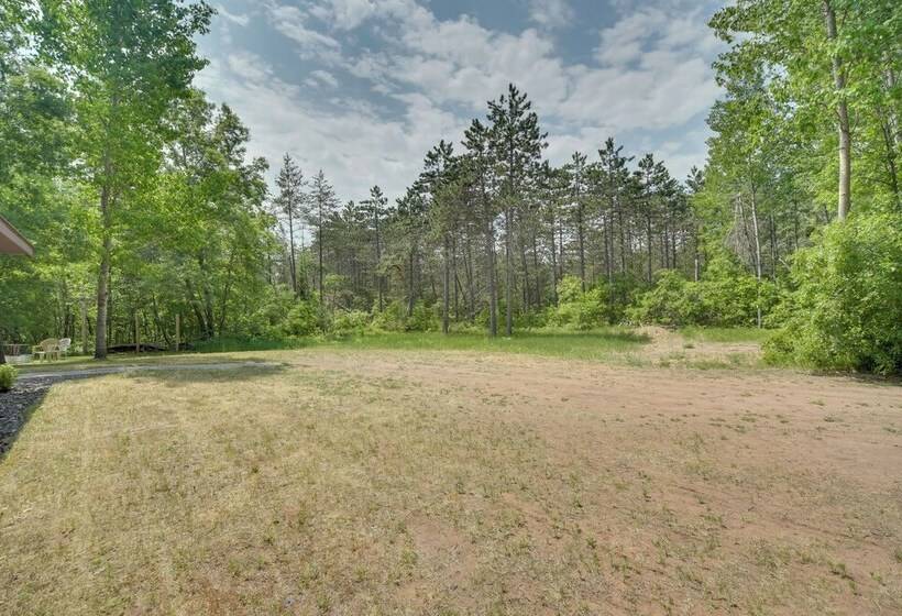 Wooded Danbury Cabin W/ Grill + Fire Pit!