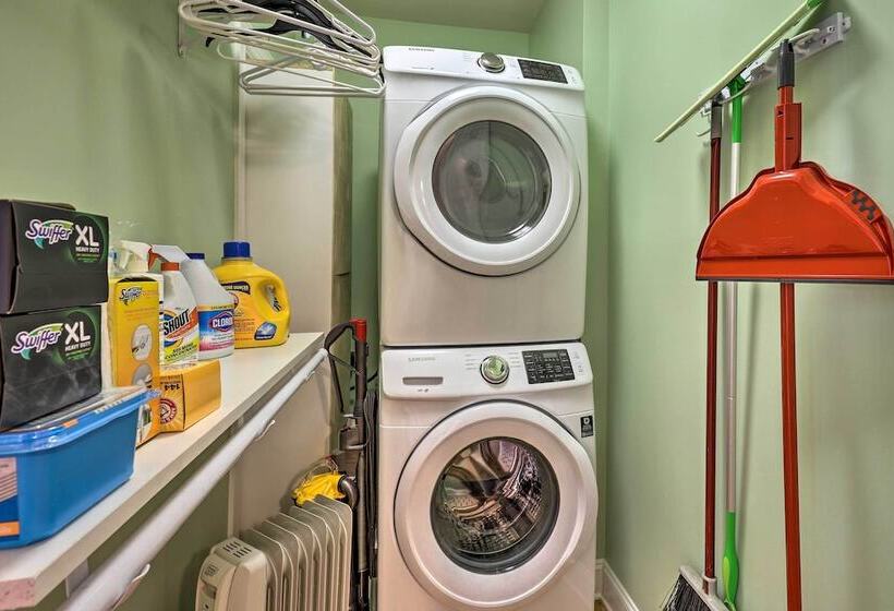 Yadkin Valley Cabin Retreat W/ Deck, Fire Pit