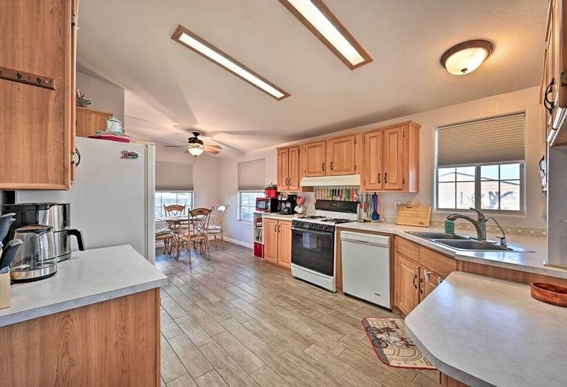 Yuma Vacation Rental W/ Yard & Grills!