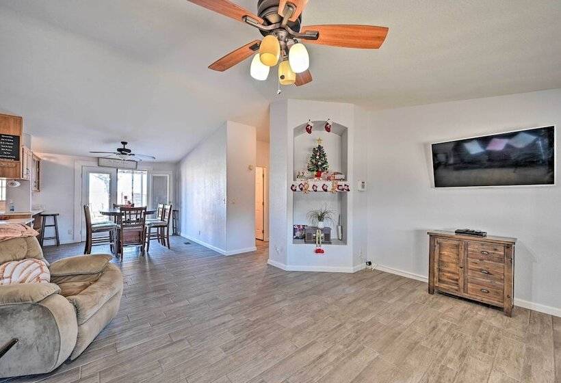 Yuma Vacation Rental W/ Yard & Grills!