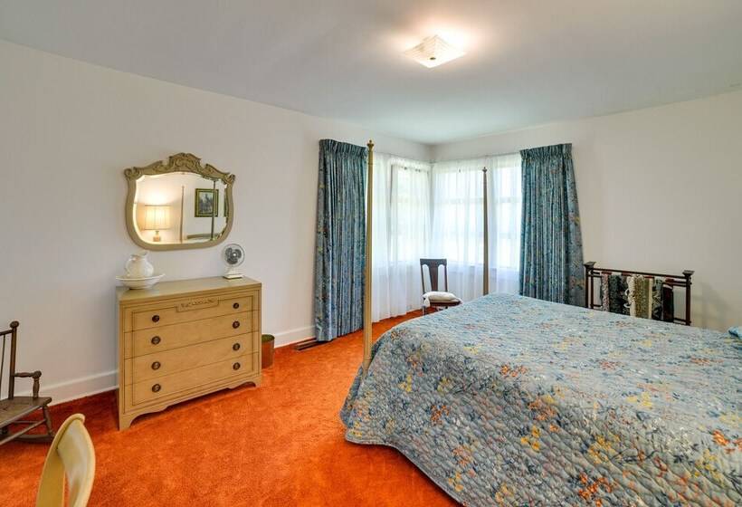 Fifties Beaufort Home W/ Patio, On Newport River!