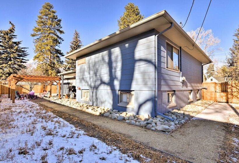 Downtown Buena Vista Cabin W/ Patio & Grill!