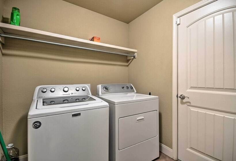 Amarillo Abode W/ Sunroom ~ 4 Mi To Downtown!