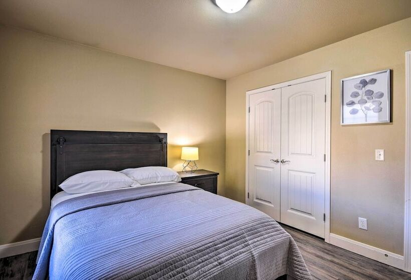 Amarillo Abode W/ Sunroom ~ 4 Mi To Downtown!