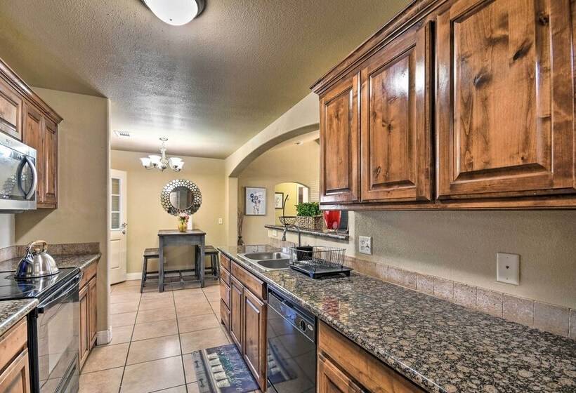 Amarillo Abode W/ Sunroom ~ 4 Mi To Downtown!