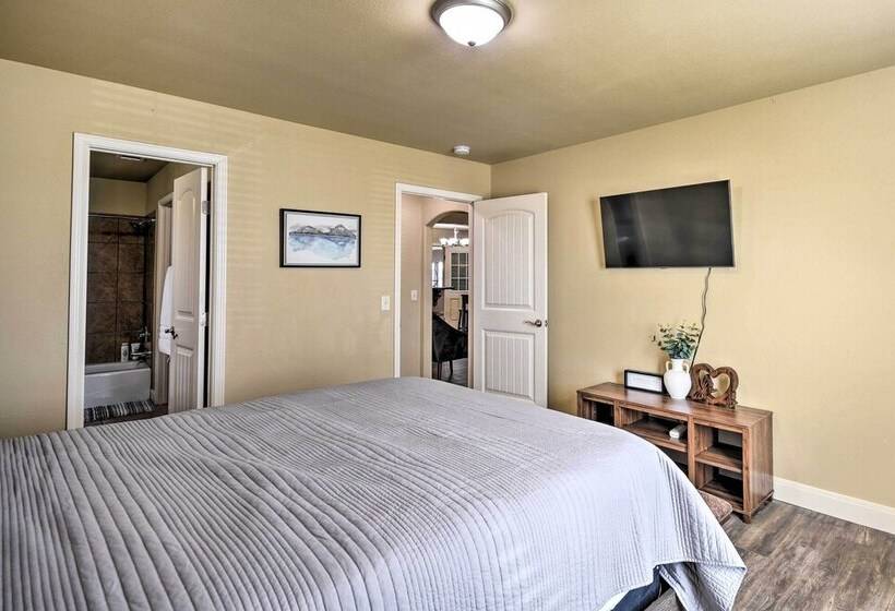 Amarillo Abode W/ Sunroom ~ 4 Mi To Downtown!