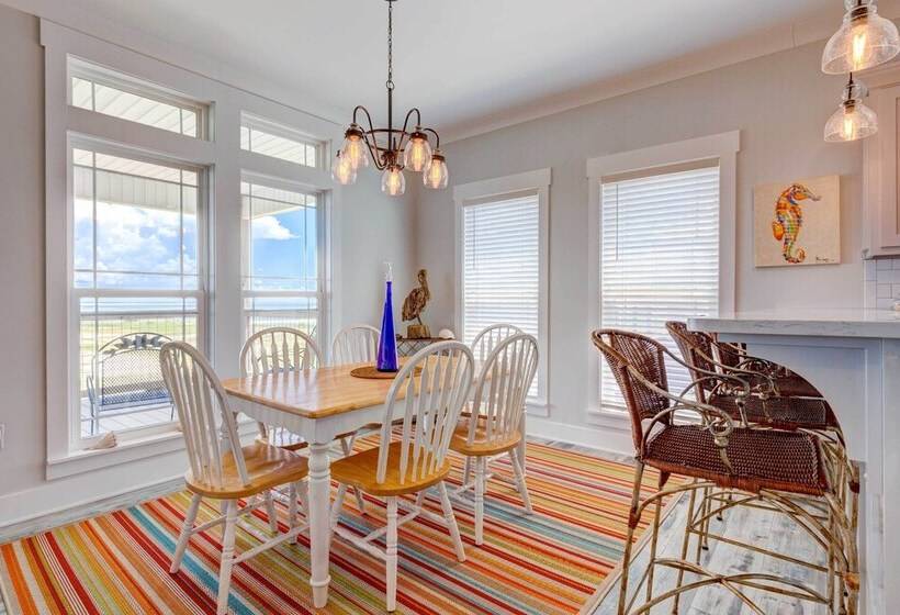 Bayfront Dauphin Island Home W/ Beach Access!