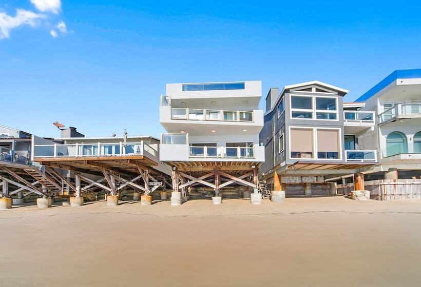 Beachfront Malibu House W/ Sauna & Ocean View Deck