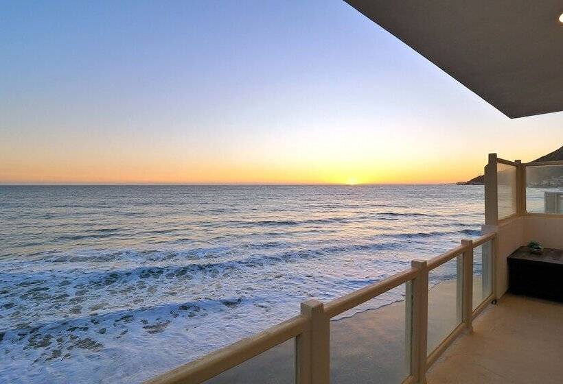 Beachfront Malibu House W/ Sauna & Ocean View Deck