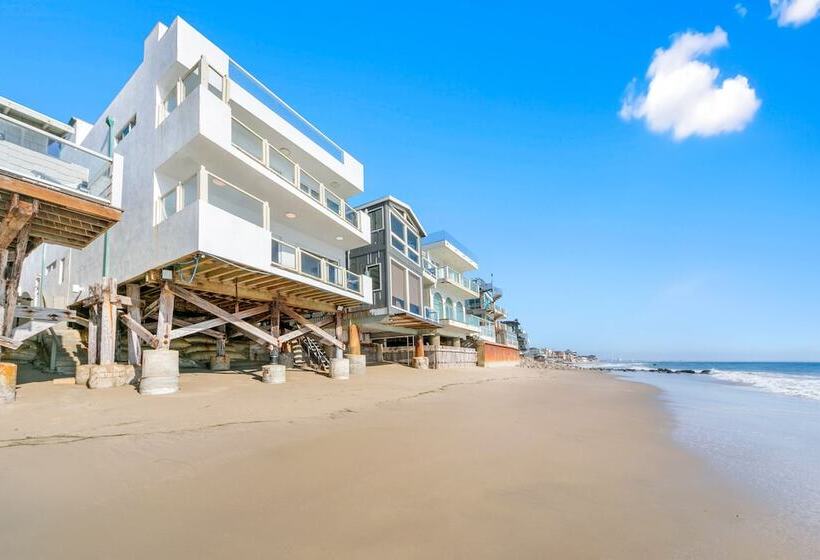 Beachfront Malibu House W/ Sauna & Ocean View Deck