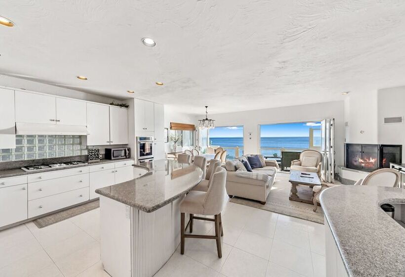 Beachfront Malibu House W/ Sauna & Ocean View Deck