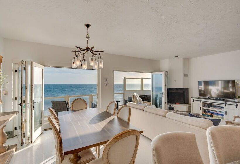 Beachfront Malibu House W/ Sauna & Ocean View Deck
