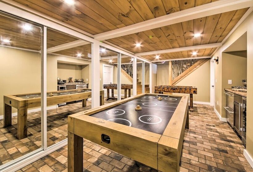 Beautiful Embden Pond Cabin W/ Dock & Kayaks!