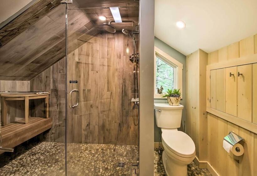 Beautiful Embden Pond Cabin W/ Dock & Kayaks!