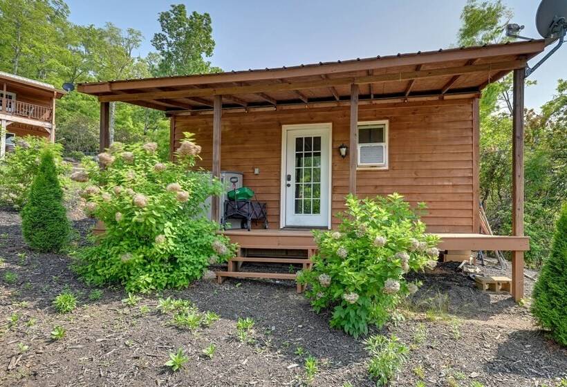 Beautiful Franklin Home W/ Bunkhouse & Hot Tub!
