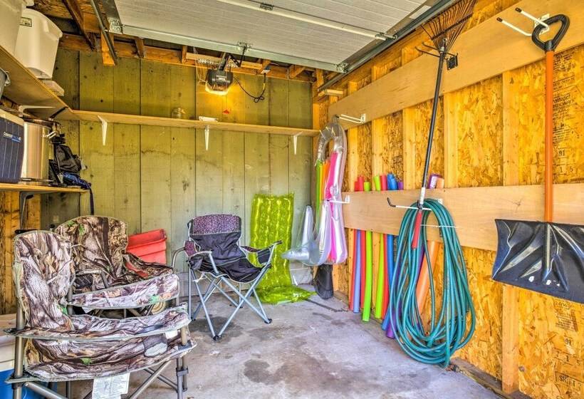 Beautiful Home W/ Hot Tub On Lake Wissota