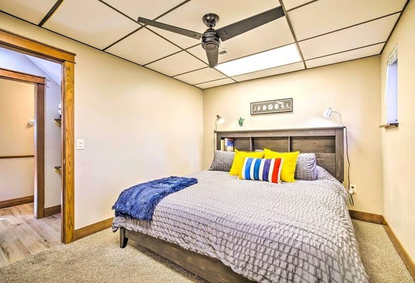 Beautiful Home W/ Hot Tub On Lake Wissota