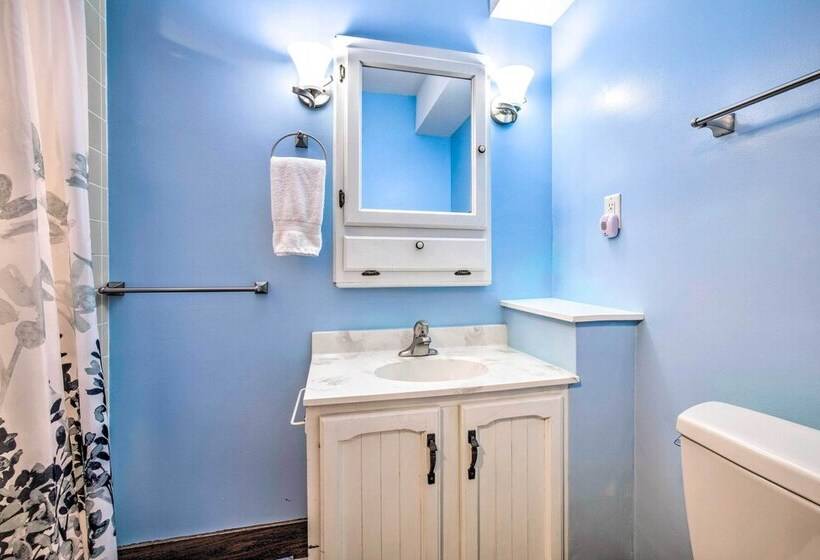 Beautiful Home W/ Hot Tub On Lake Wissota