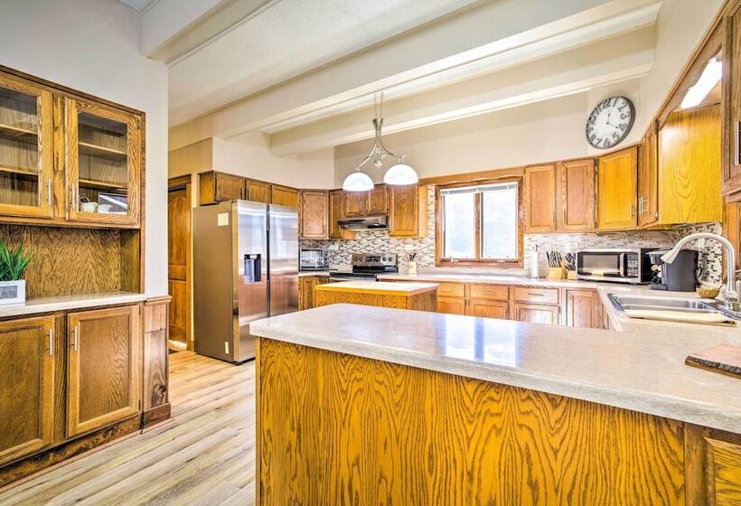 Beautiful Home W/ Hot Tub On Lake Wissota