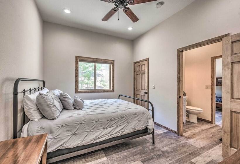 Modern Mtn Home W/ Sports Court, Near Alto Lake!