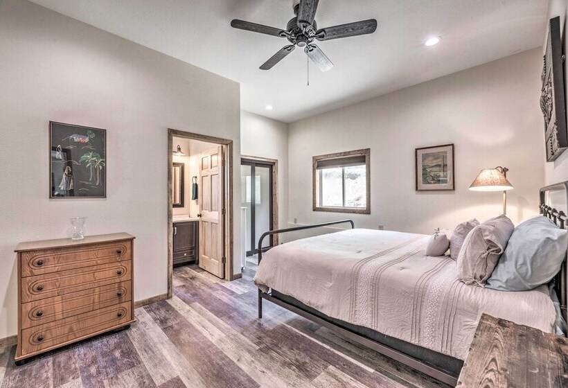 Modern Mtn Home W/ Sports Court, Near Alto Lake!