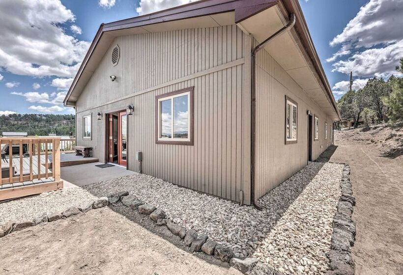 Modern Mtn Home W/ Sports Court, Near Alto Lake!