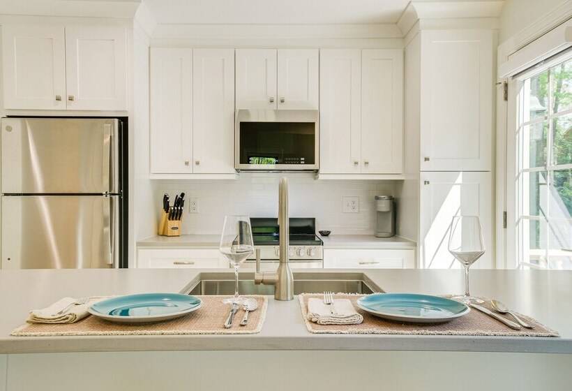 Beautiful Raleigh Cottage Rental: 5 Mi To Downtown