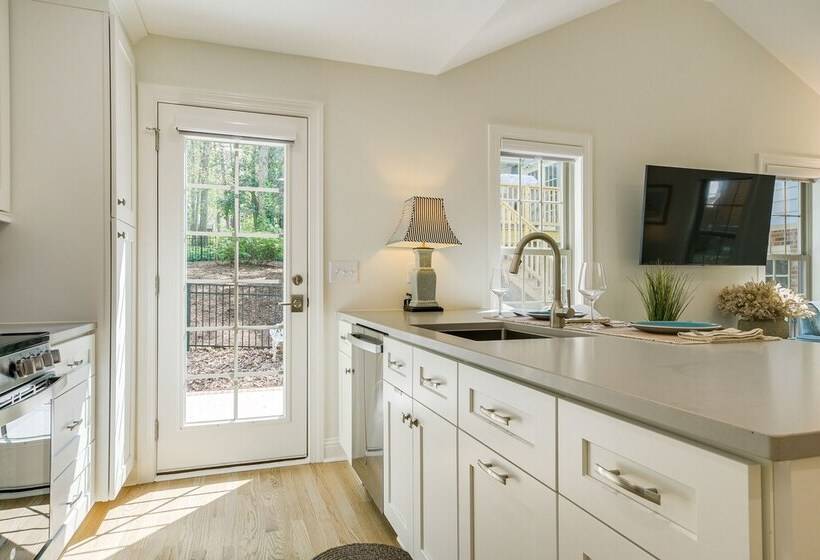 Beautiful Raleigh Cottage Rental: 5 Mi To Downtown