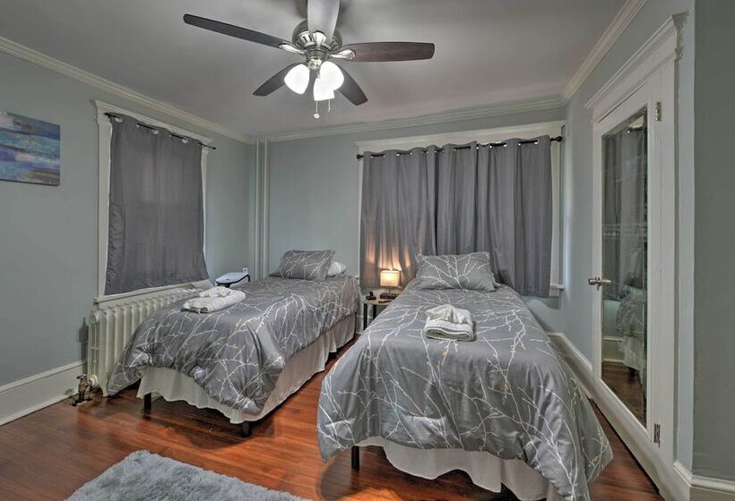 Beautifully Renovated Beach House W/ Fenced Patio!