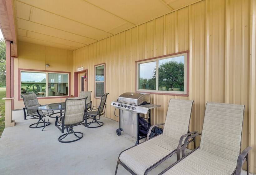 Bertram Ranch Property W/ Patio & Gas Grill!
