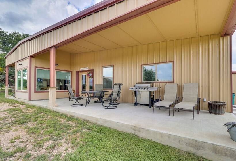 Bertram Ranch Property W/ Patio & Gas Grill!