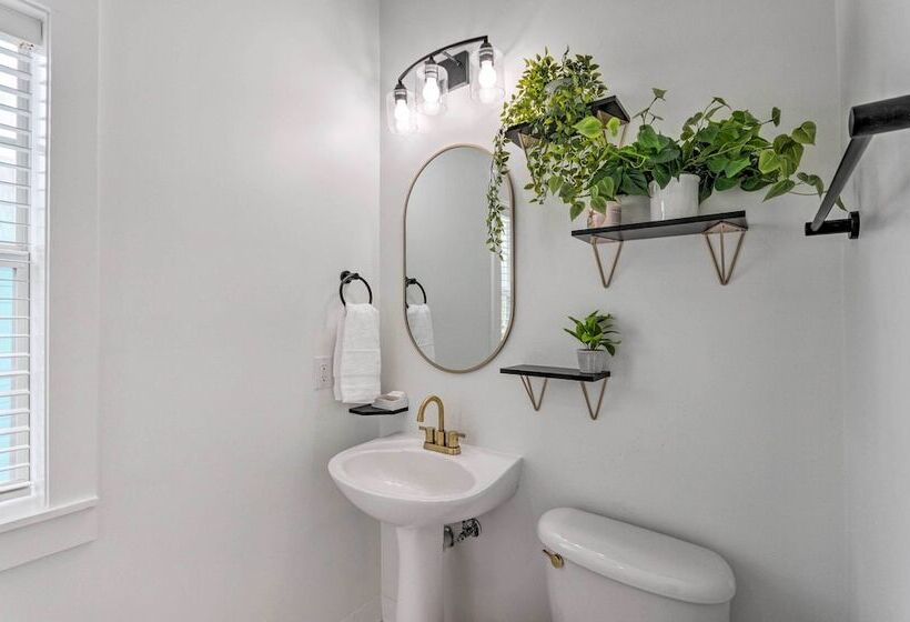 Beverly Bungalow; Easy Walk To Seagrove Beach