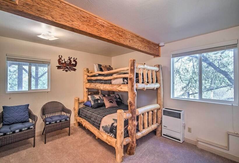 5 Mi To Snow Summit: Cabin W/ Deck & Fireplace