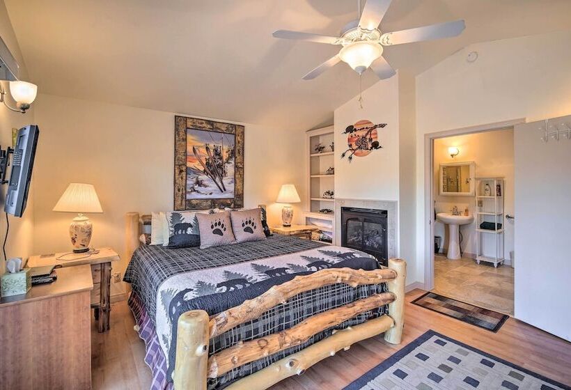 5 Mi To Snow Summit: Cabin W/ Deck & Fireplace