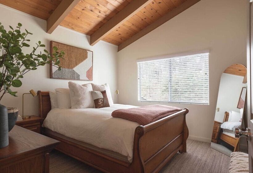 Boho Chic Lake Arrowhead Hideaway W/ 2 Decks!