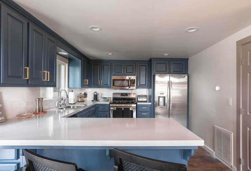 Boho Chic Lake Arrowhead Hideaway W/ 2 Decks!