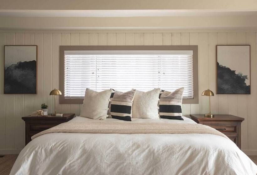 Boho Chic Lake Arrowhead Hideaway W/ 2 Decks!