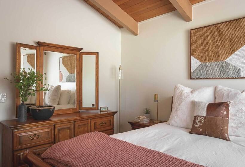 Boho Chic Lake Arrowhead Hideaway W/ 2 Decks!