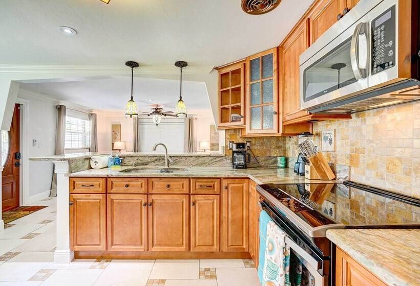 Breezy Naples Home With Private Outdoor Pool!