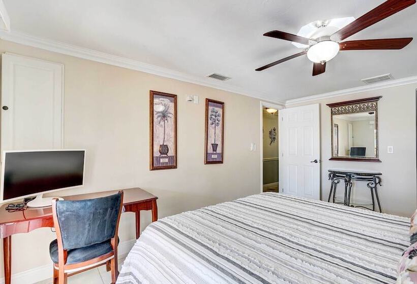 Breezy Naples Home With Private Outdoor Pool!