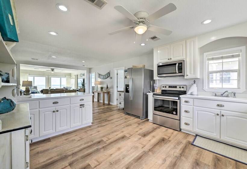 Breezy Pcb Retreat W/ Direct Beach Access!