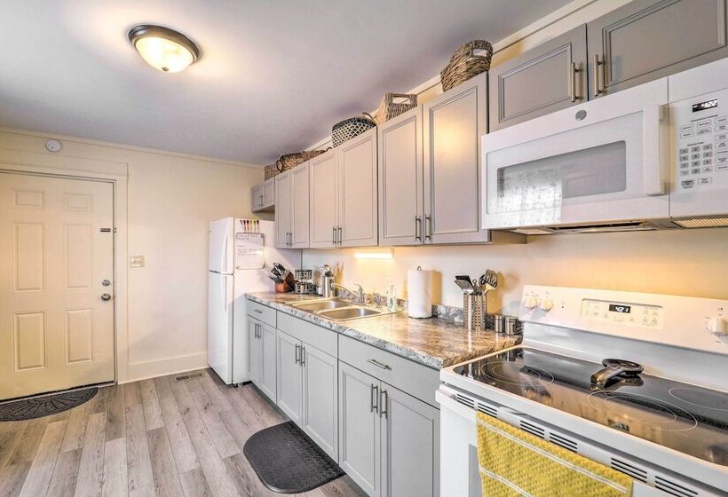 Bright Boone Home: Walk To Appalachian State!