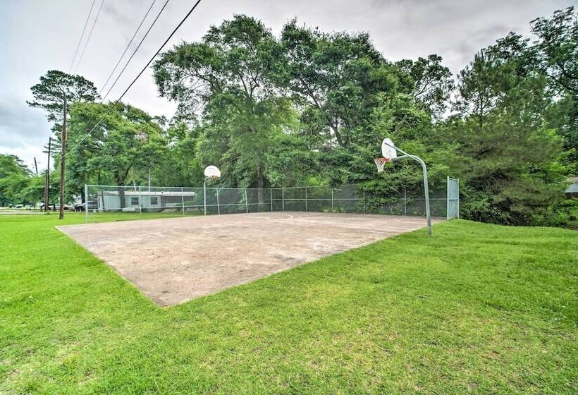 Bright Home W/ Dock On Lake Conroe!