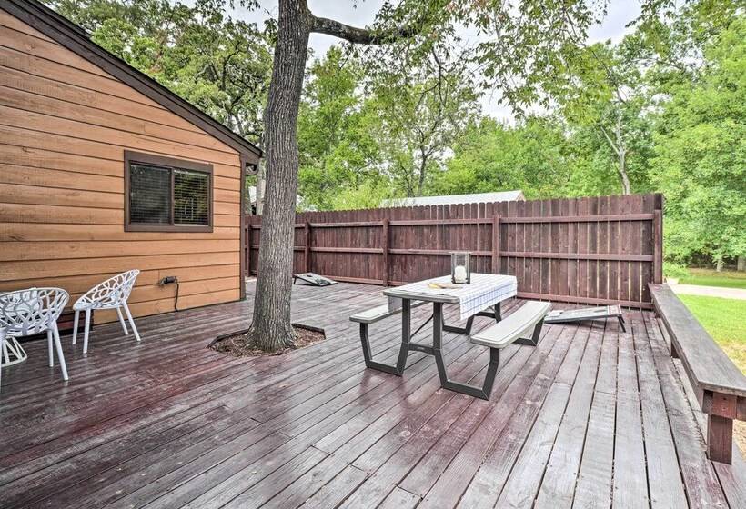 Bryan Home W/ Deck & Yard ~ 4 Mi To Texas A & M!