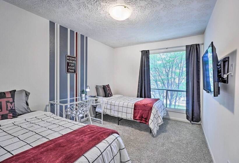 Bryan Home W/ Deck & Yard ~ 4 Mi To Texas A & M!