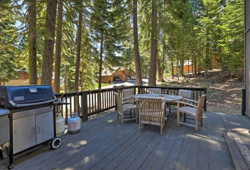 North Lake Tahoe Cabin: 4 Mi To The Beach!