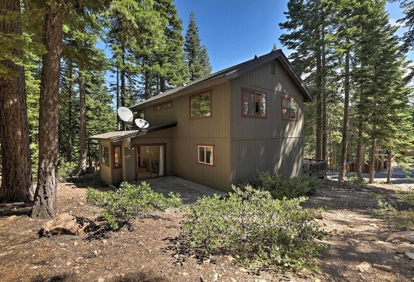 North Lake Tahoe Cabin: 4 Mi To The Beach!
