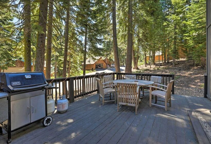 North Lake Tahoe Cabin: 4 Mi To The Beach!