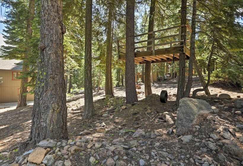 North Lake Tahoe Cabin: 4 Mi To The Beach!